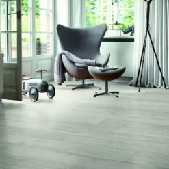 EGGER HOME Grey Elva Oak 10mm Laminate Flooring
